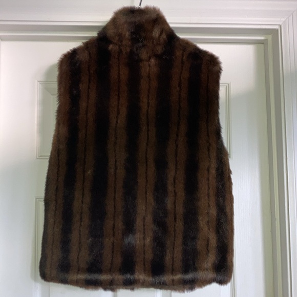 COACO NEW YORK like new rev. br. faux fur w/vert. stripes  and blk $39 - Picture 7 of 11